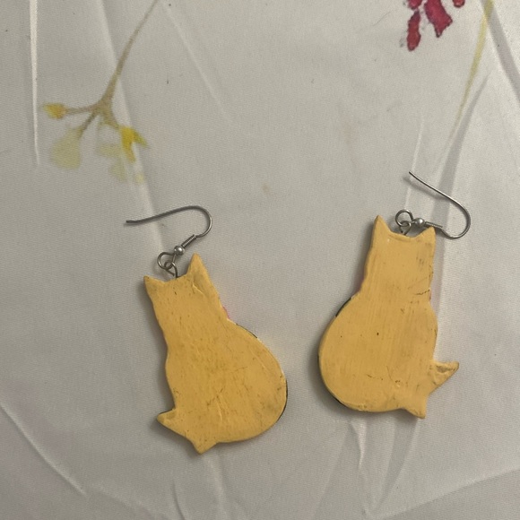Vintage Dangling Cat Hand Painted Wooden Cat Earrings - Yellow Gold and Black - Picture 4 of 11